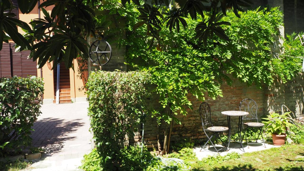 R&B Giardino 34 Panzió Forlì Kültér fotó